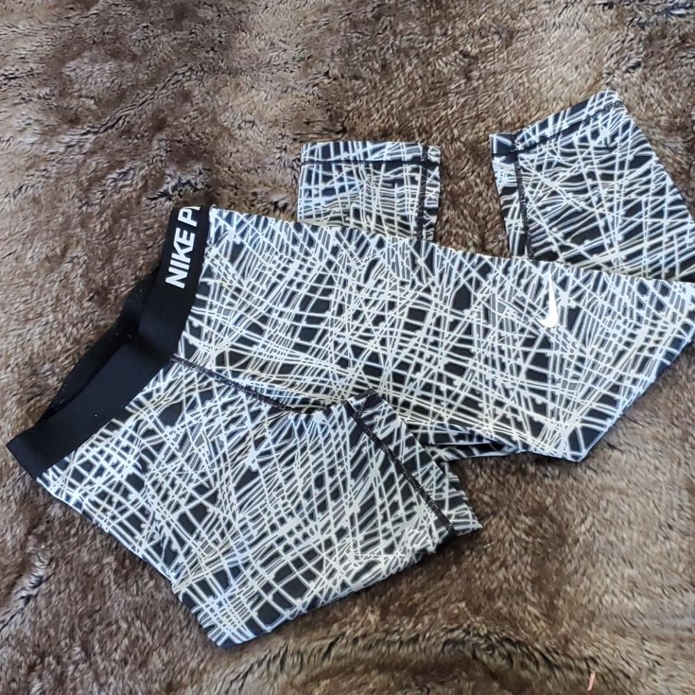 Nike Pro Capri leggings